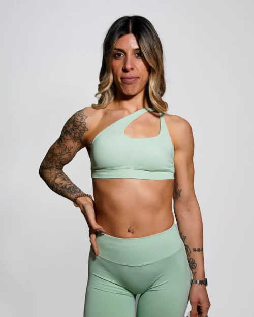 zevya-Reggiseno-Sportivo-ivonne-Top-Bra-iced-matcha-front Reggiseno Top sportivo Zevya ivonne elegante verde chiaro dal design minimalista con per workout